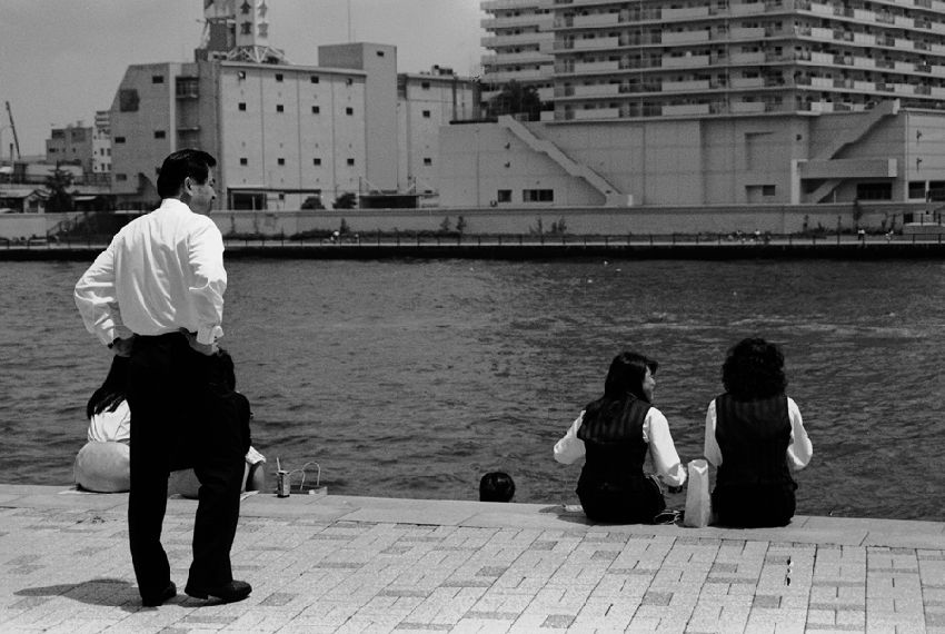 東京写真街角スナップ　リバーサイドストーリー
